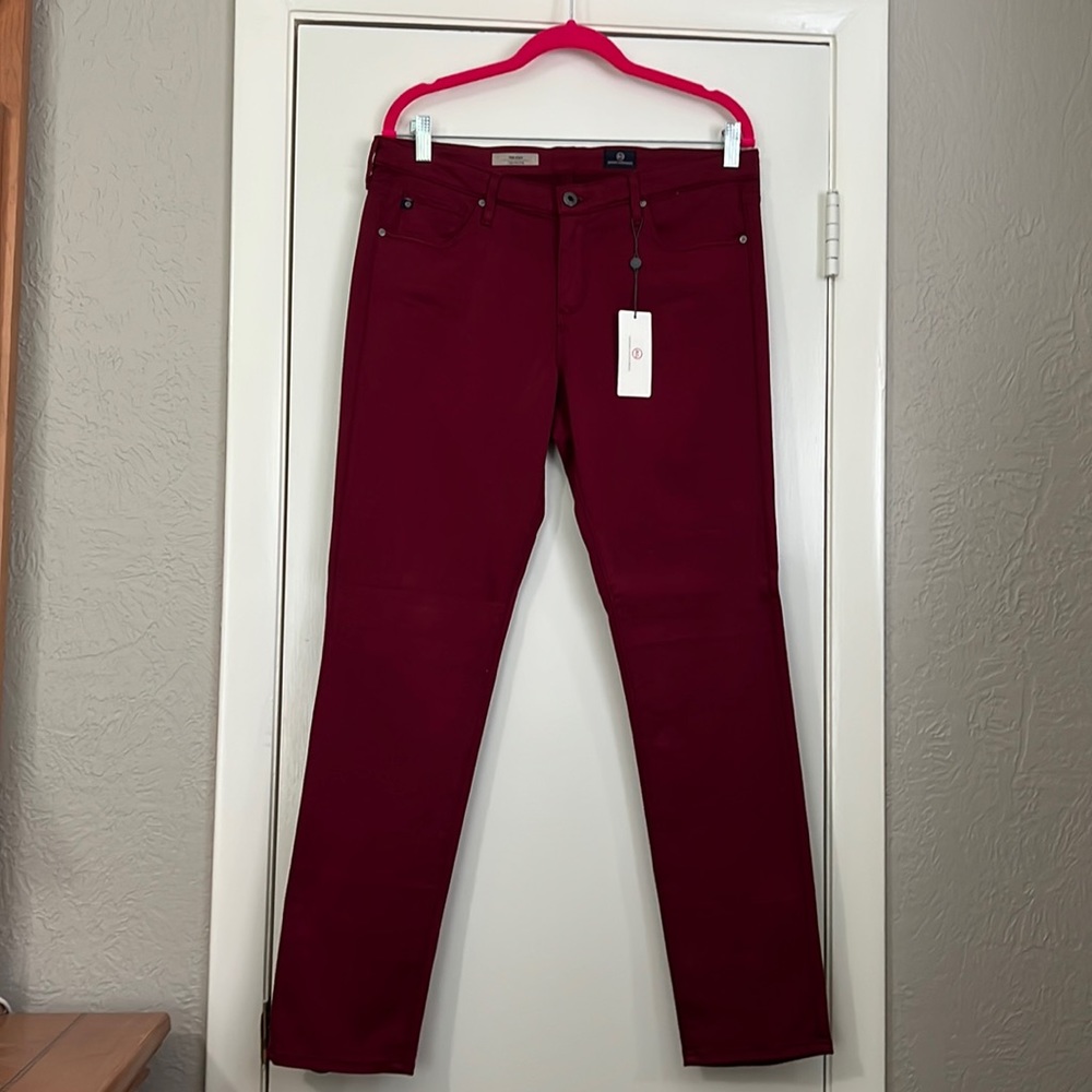 AG Adriano Goldschmied NWT The Stilt Cigarette Leg Dark Red Women’s Size 32